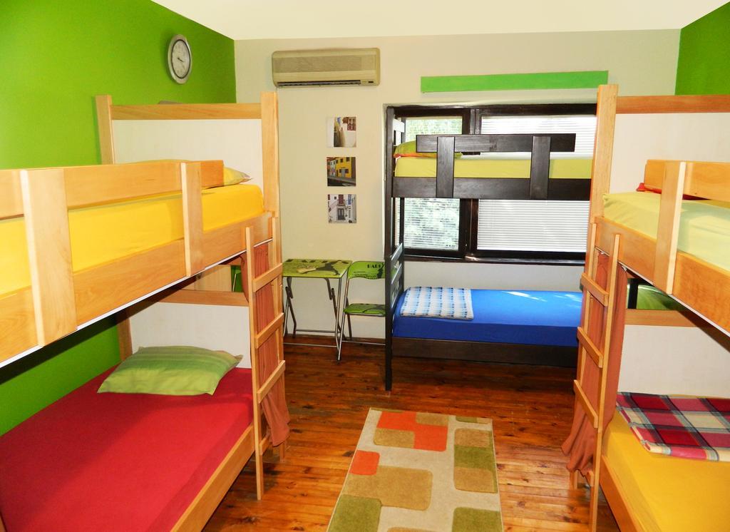 Hostel Kalonis Skopje Zimmer foto