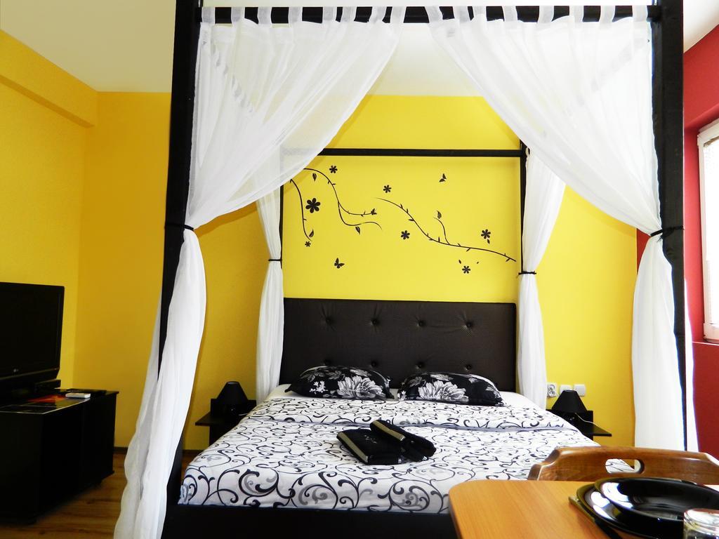 Hostel Kalonis Skopje Zimmer foto