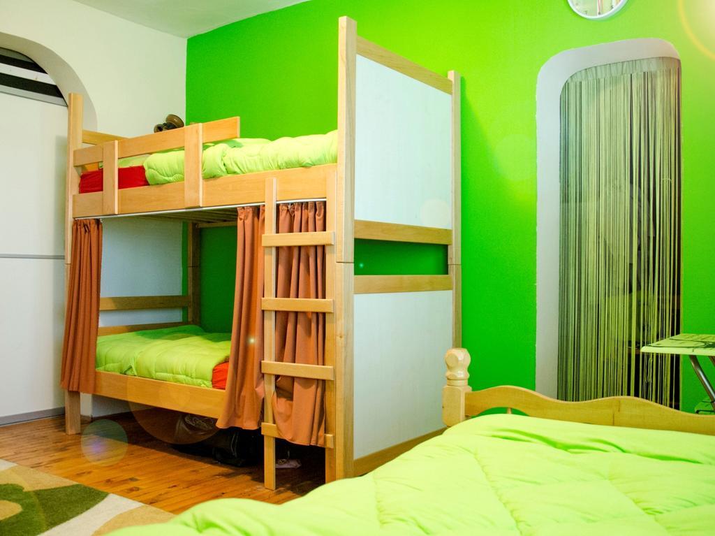 Hostel Kalonis Skopje Zimmer foto