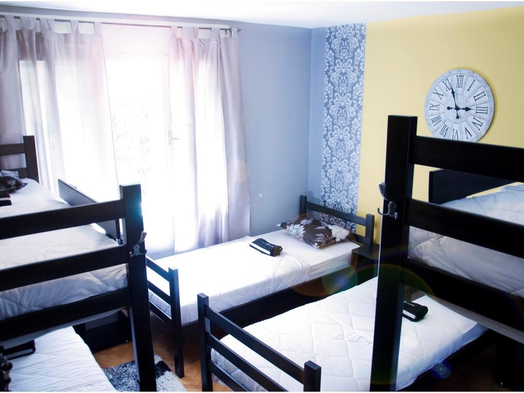 Hostel Kalonis Skopje Zimmer foto