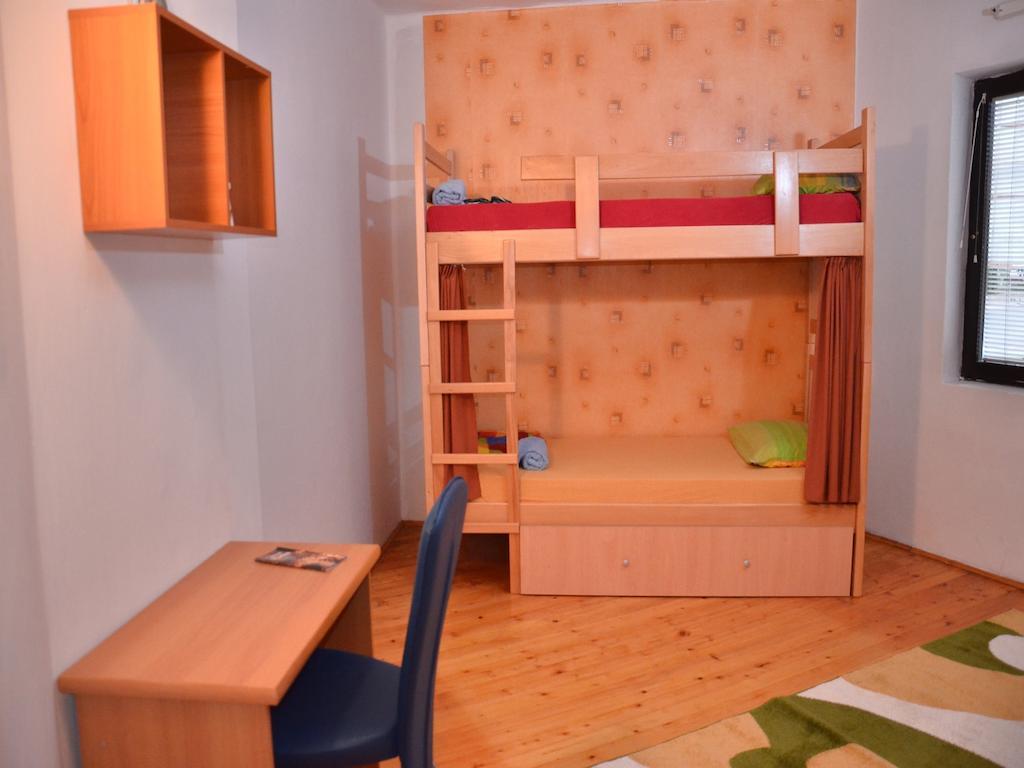 Hostel Kalonis Skopje Zimmer foto