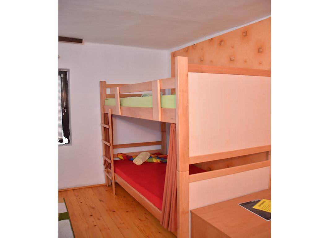 Hostel Kalonis Skopje Zimmer foto