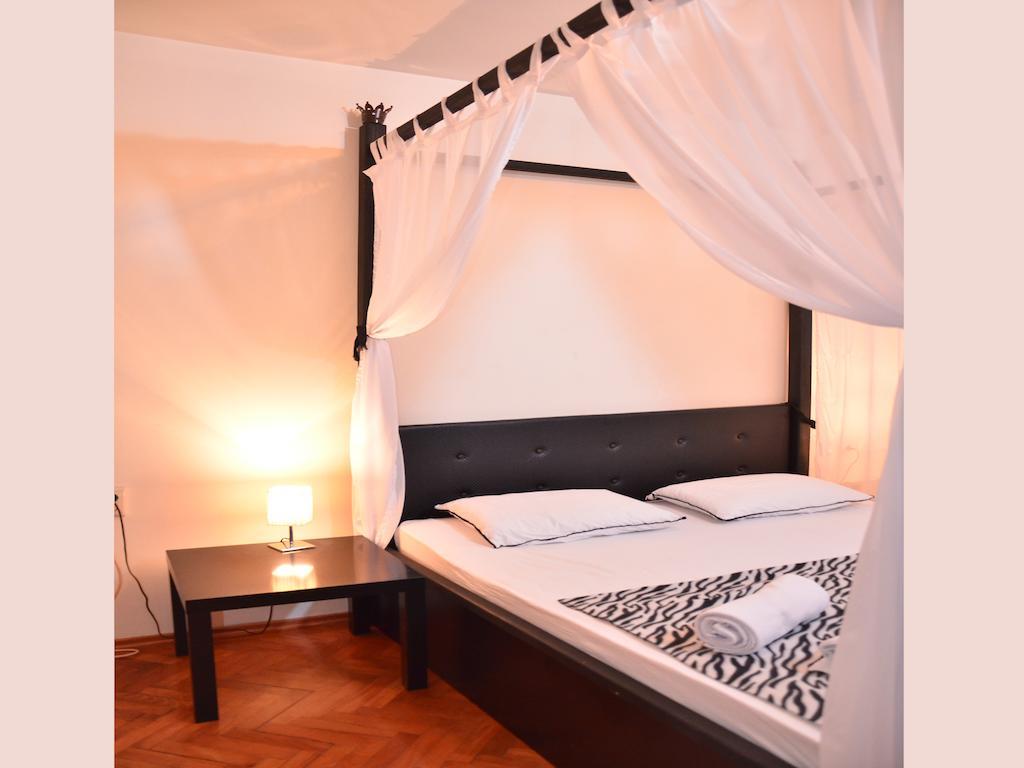 Hostel Kalonis Skopje Zimmer foto