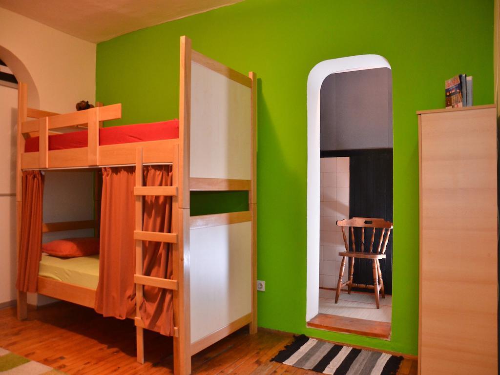 Hostel Kalonis Skopje Zimmer foto