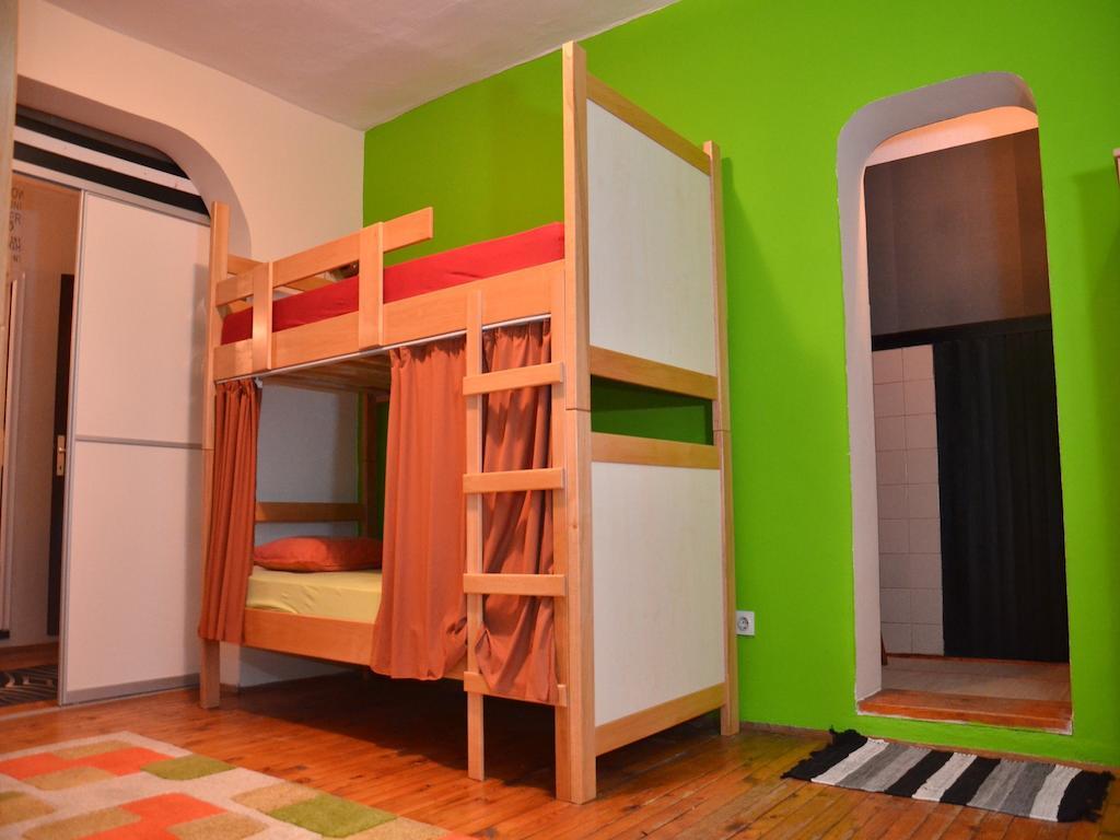 Hostel Kalonis Skopje Zimmer foto