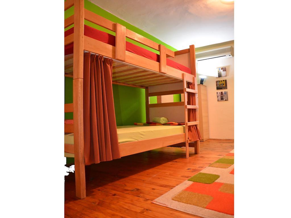 Hostel Kalonis Skopje Zimmer foto